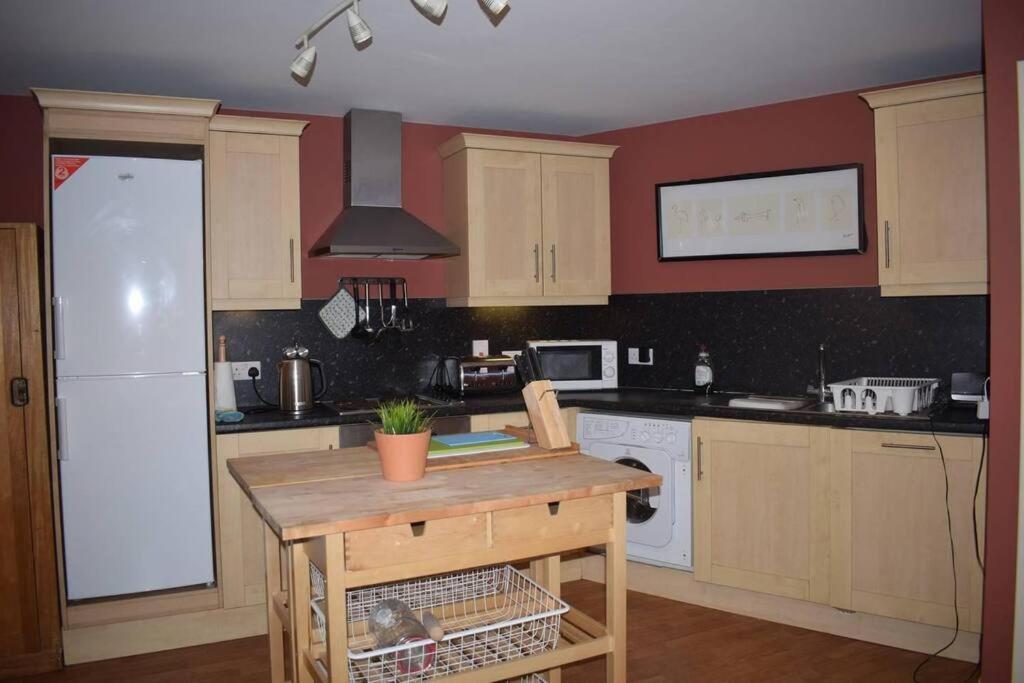 Amazing 1 Bd Next To Principality Stadium & Castle Apartment Cardiff Exterior photo